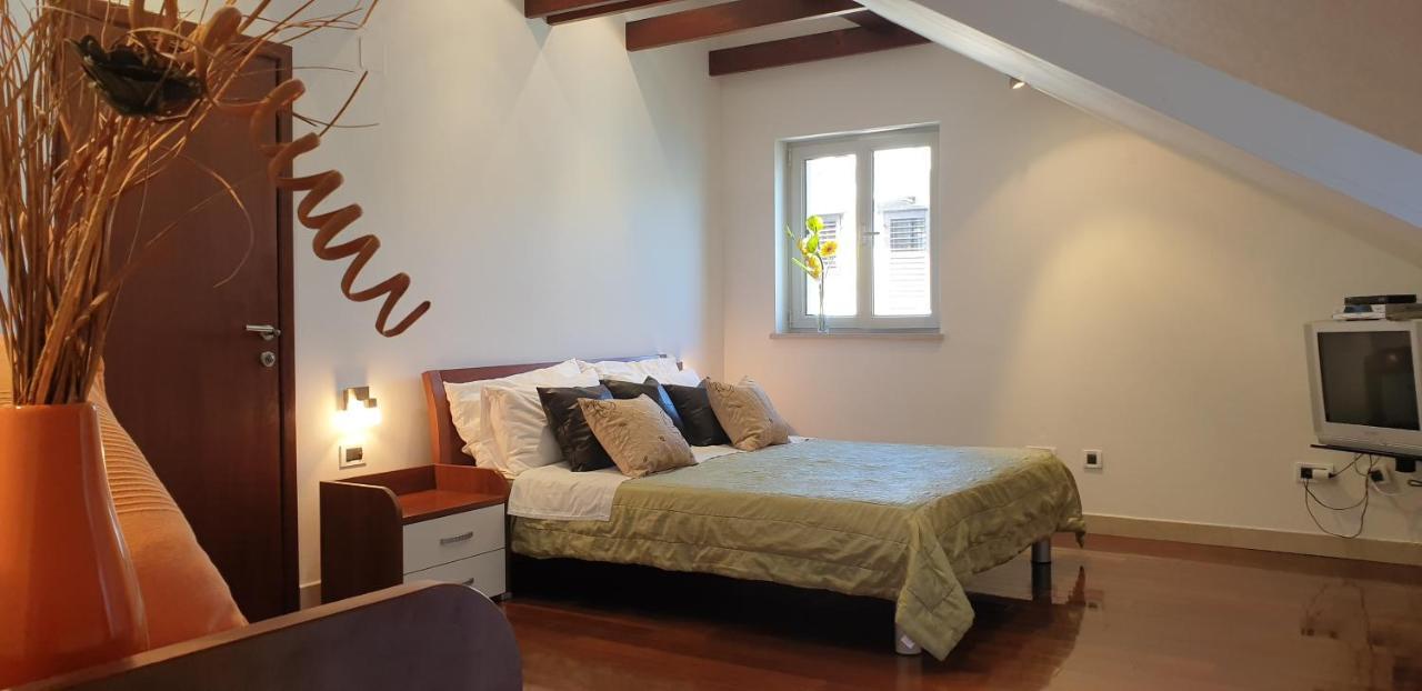 Villa Jade Apartments Front Row Sea View - Walk To Korcula Old Town Medvinjak Eksteriør billede