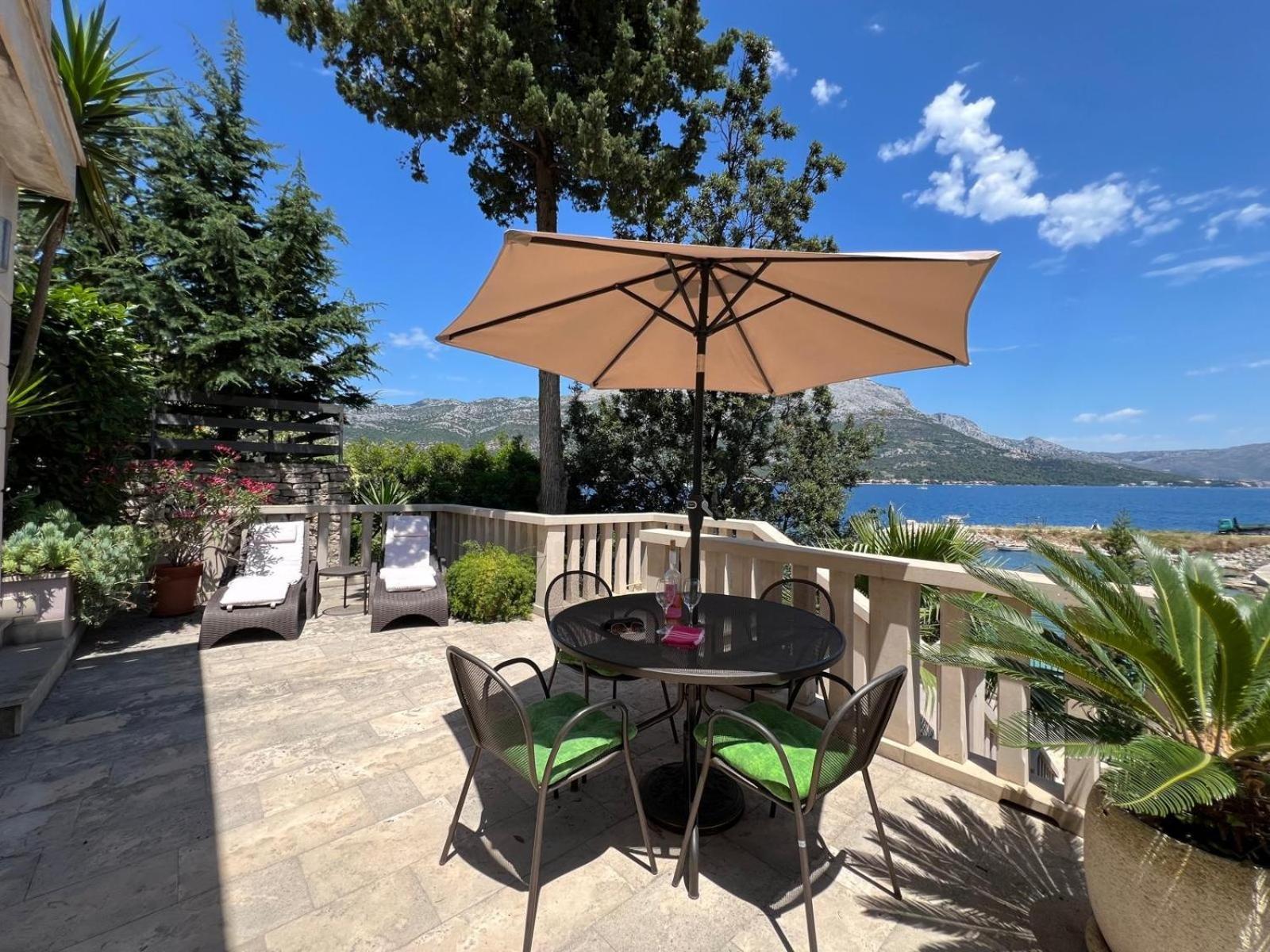 Villa Jade Apartments Front Row Sea View - Walk To Korcula Old Town Medvinjak Eksteriør billede