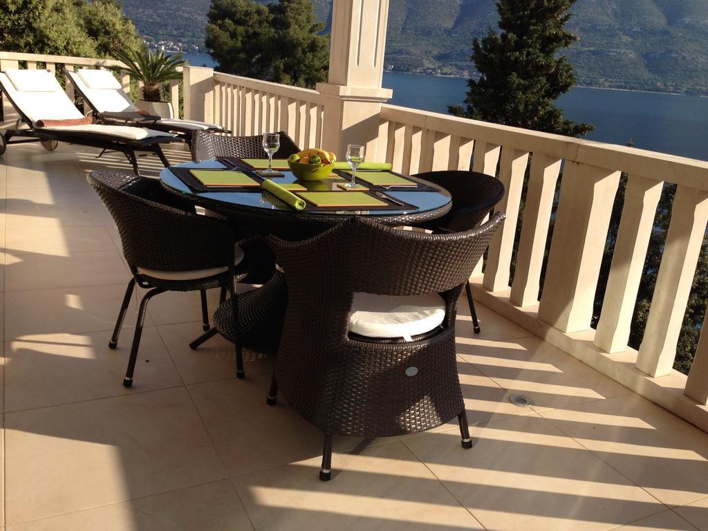 Villa Jade Apartments Front Row Sea View - Walk To Korcula Old Town Medvinjak Eksteriør billede