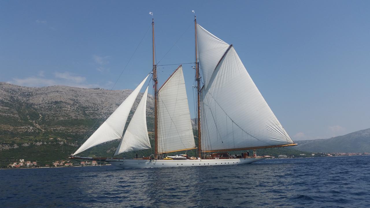 Villa Jade Apartments Front Row Sea View - Walk To Korcula Old Town Medvinjak Eksteriør billede