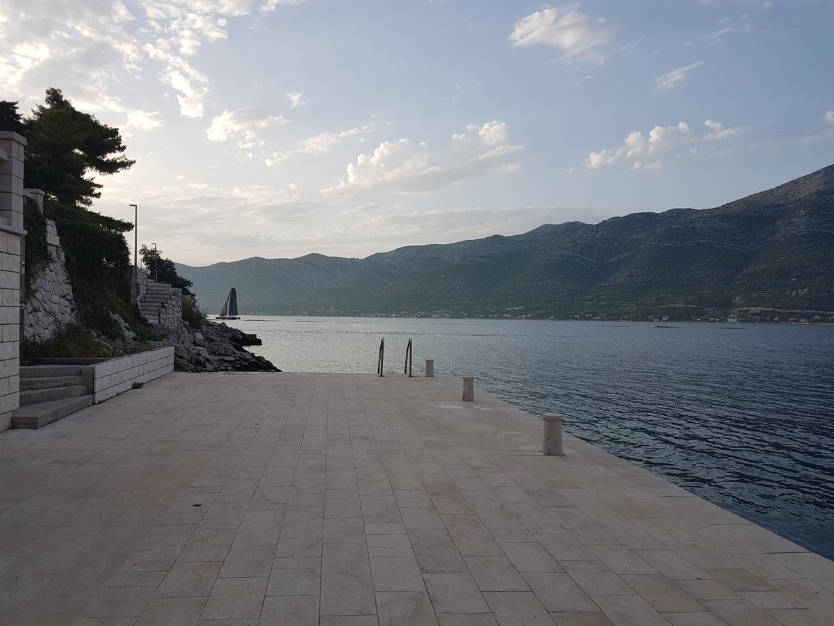 Villa Jade Apartments Front Row Sea View - Walk To Korcula Old Town Medvinjak Eksteriør billede