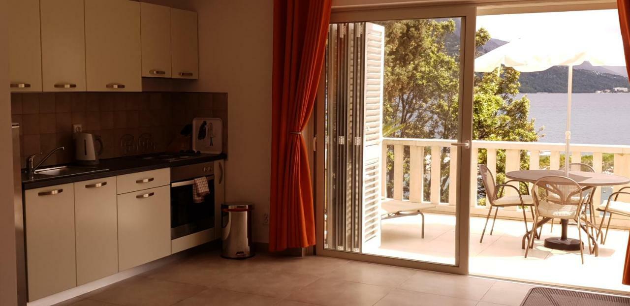 Villa Jade Apartments Front Row Sea View - Walk To Korcula Old Town Medvinjak Eksteriør billede