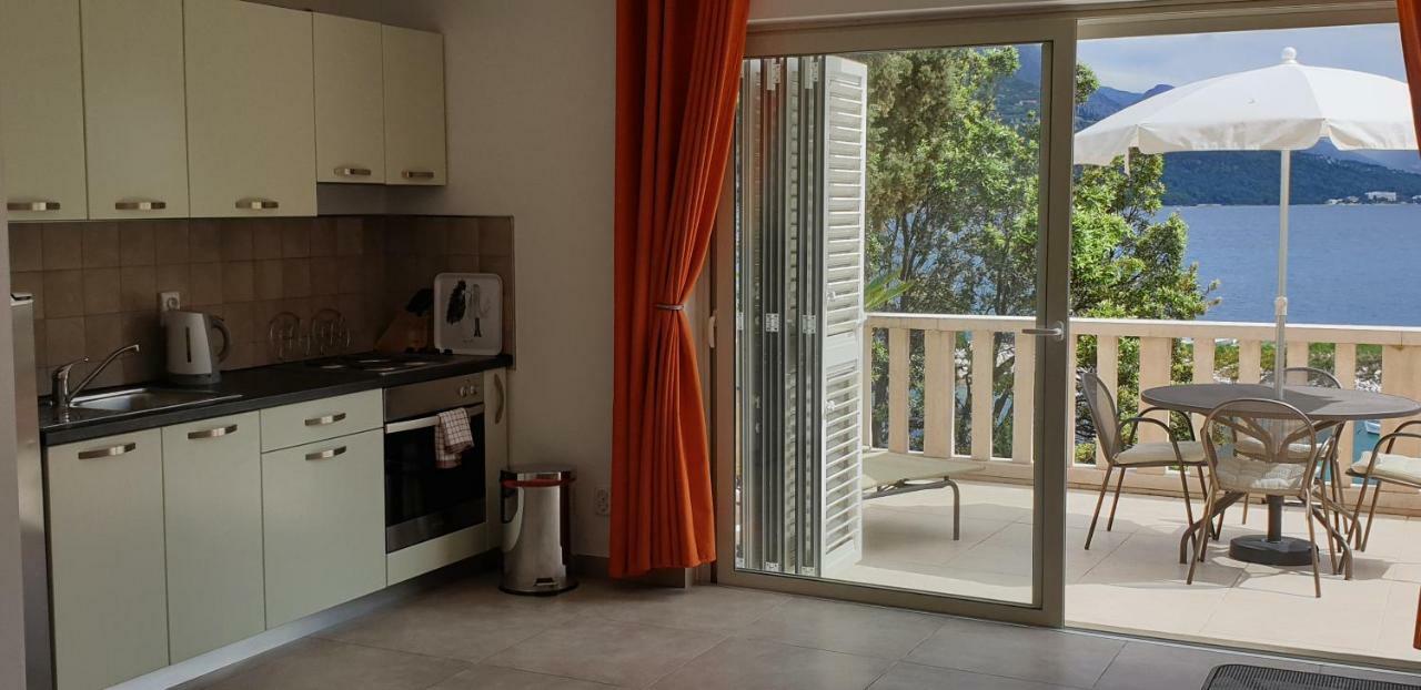 Villa Jade Apartments Front Row Sea View - Walk To Korcula Old Town Medvinjak Eksteriør billede