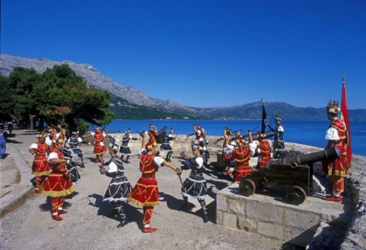Villa Jade Apartments Front Row Sea View - Walk To Korcula Old Town Medvinjak Eksteriør billede