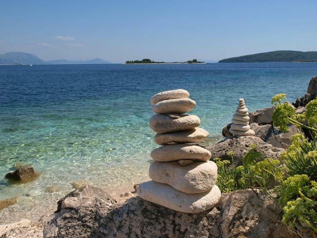 Villa Jade Apartments Front Row Sea View - Walk To Korcula Old Town Medvinjak Eksteriør billede